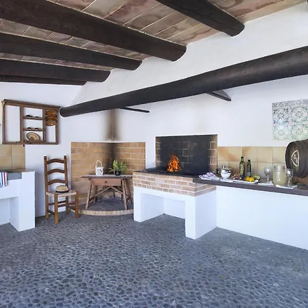 Owl Santuiri - Exclusive Holidays