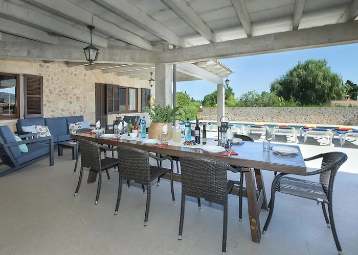 Owl Santuiri - Exclusive Holidays Pollenca