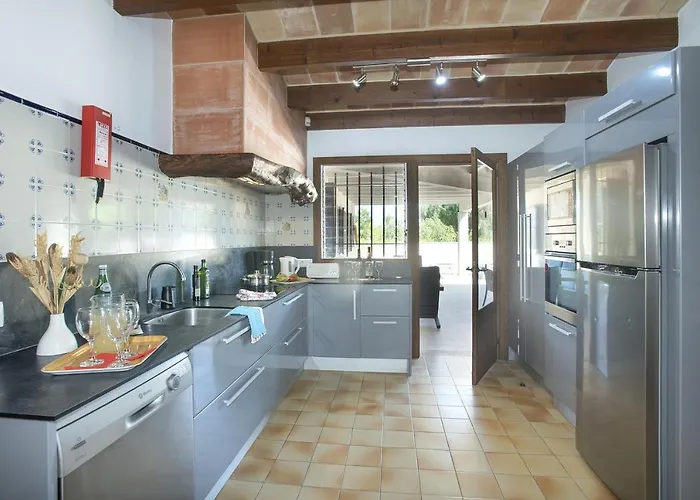 Owl Santuiri - Exclusive Holidays