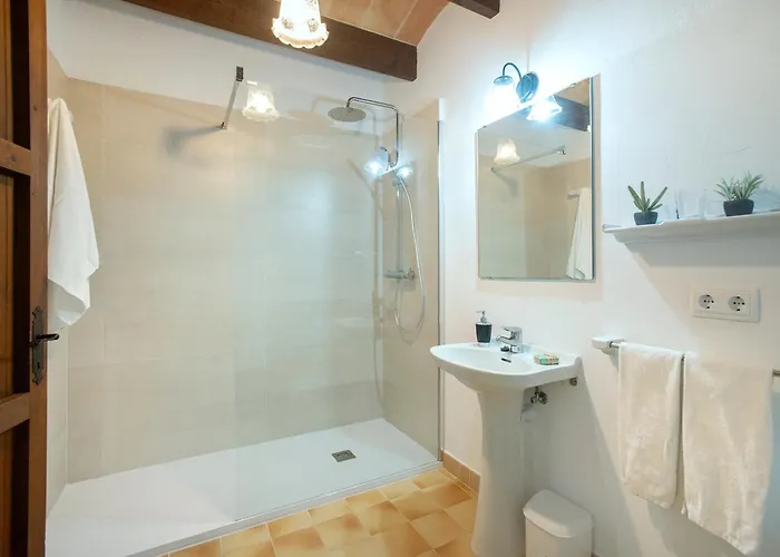 Owl Santuiri - Exclusive Holidays *